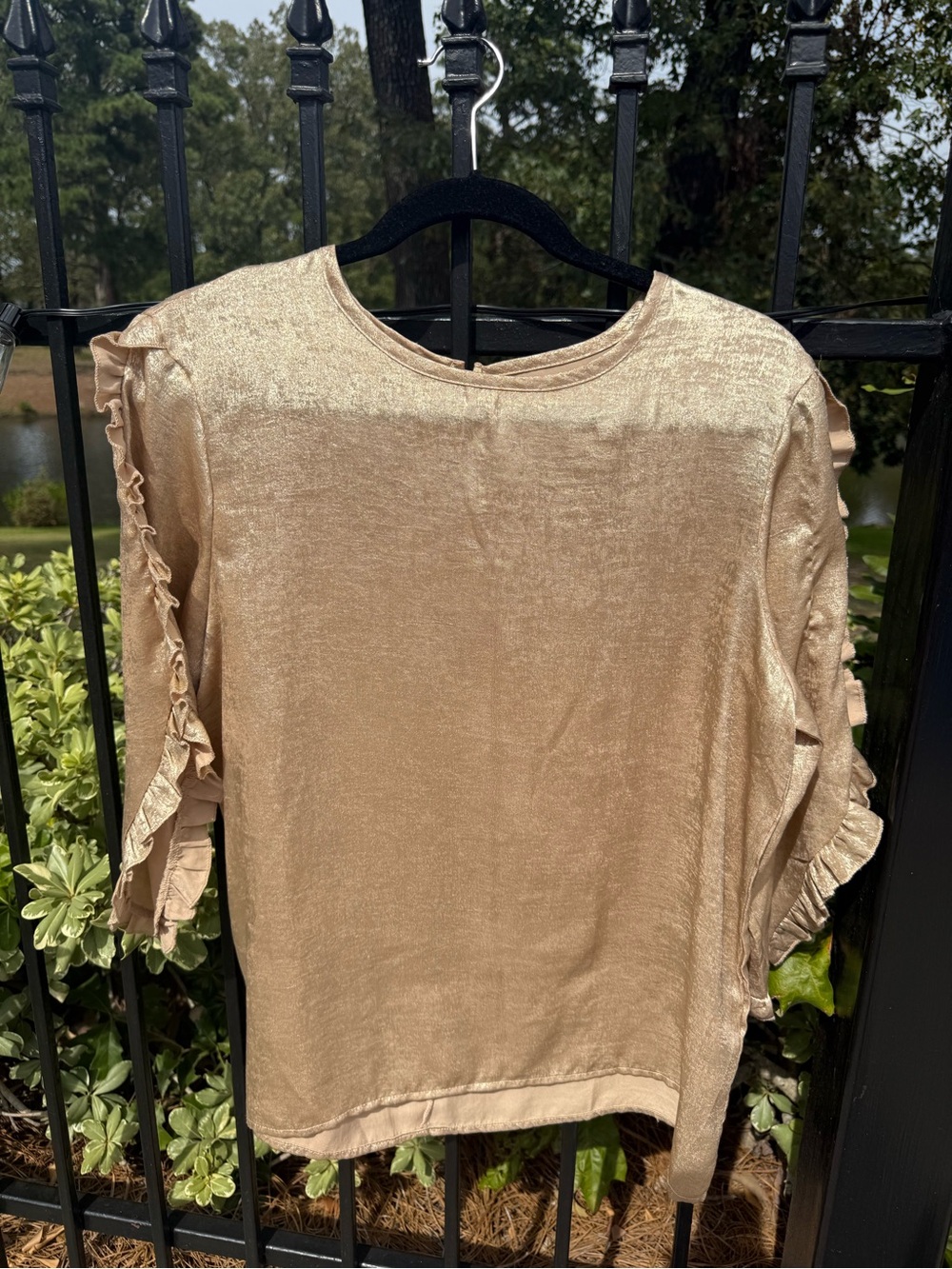 Gold Metallic Ruffle Sleeve Blouse Women’s Size Large
